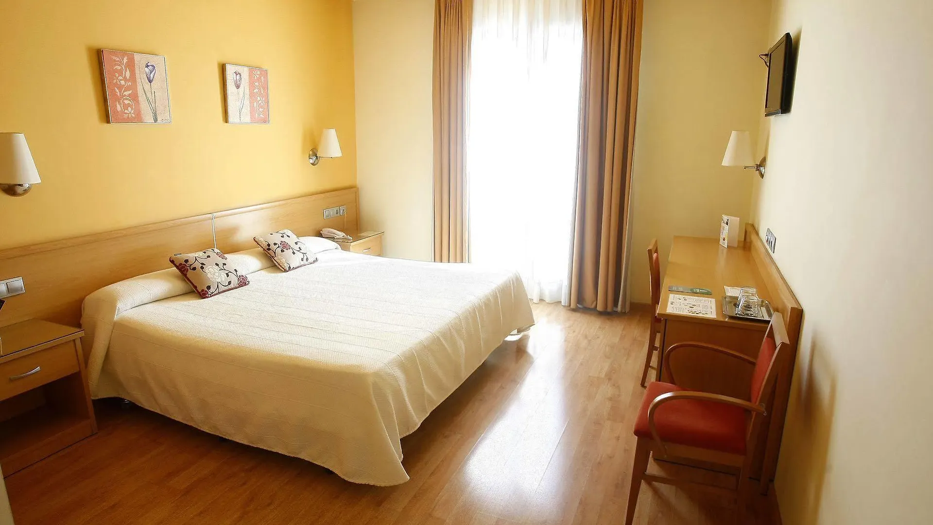 Hotel Real Lleida 3*,